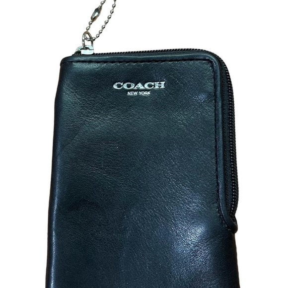 Beautiful black coach wallet 5.5 “ x 3.5” with a zipper - Picture 1 of 3